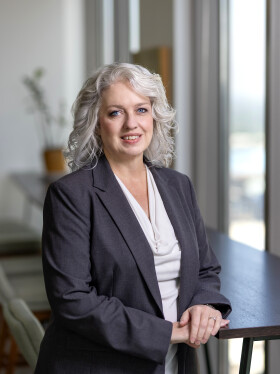 Connie Edwards Headshot